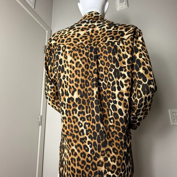 Express The Portofino Shirt Women's Button Up Collared V-Neck Blouse Size M - Picture 3 of 8